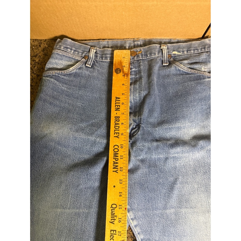 Wrangler 13MWZ Cowboy Cut Jeans Mens 38x36 Light Wash Denim Straight Leg Western - Picture 4 of 10